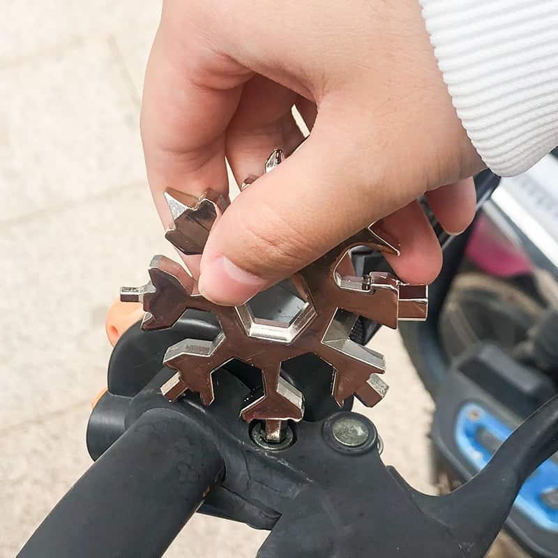18-in-1 Stainless Steel Snowflakes Multi-Tool - Cartnoova