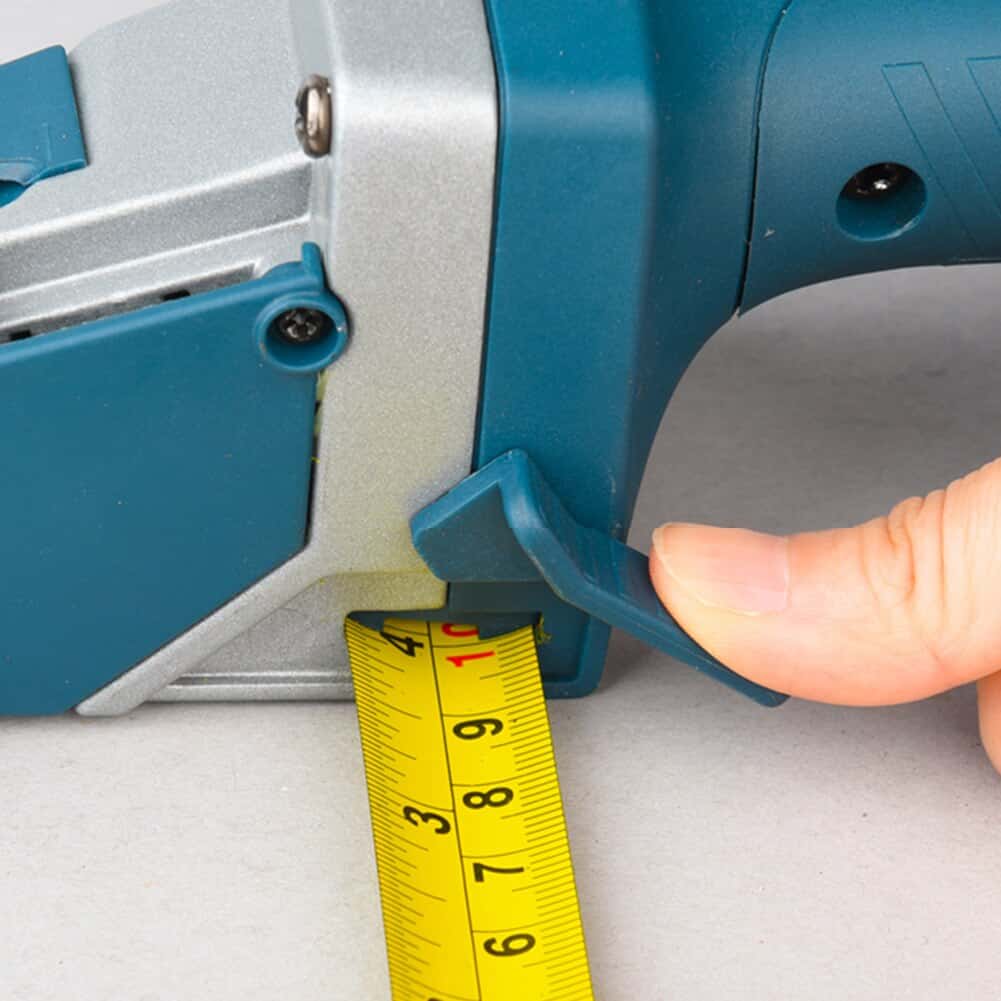 Drywall Cutting with Tape Measure - Cartnoova